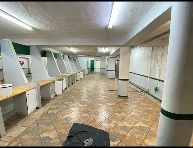 1,020M² BUILDING TO LET IN GEORGE CENTRAL